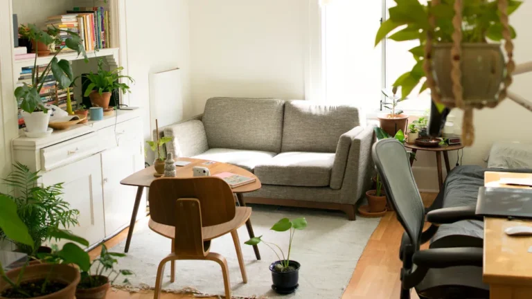 Home Décor Ideas for Small Spaces: Transform Your Room