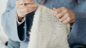 How to Knit a Scarf: Step-by-Step Instructions for Beginners